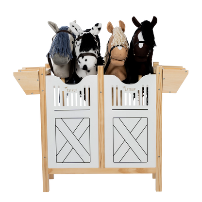 Paardenbox voor 4 stokpaarden / Hobby horse